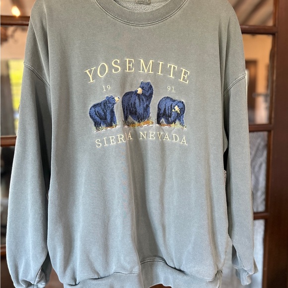 John Galt Pale Sage Green Yosemite Bears Crew Neck Sweatshirt - Picture 1 of 6